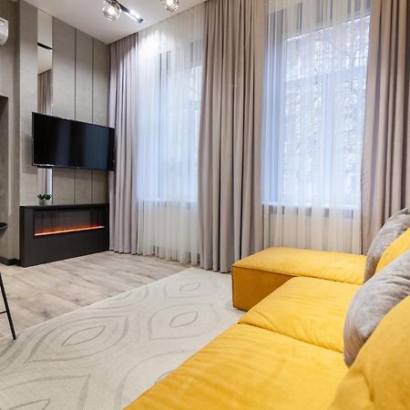Royal Vip Apartment On Leontovicha 5 Львов Экстерьер фото