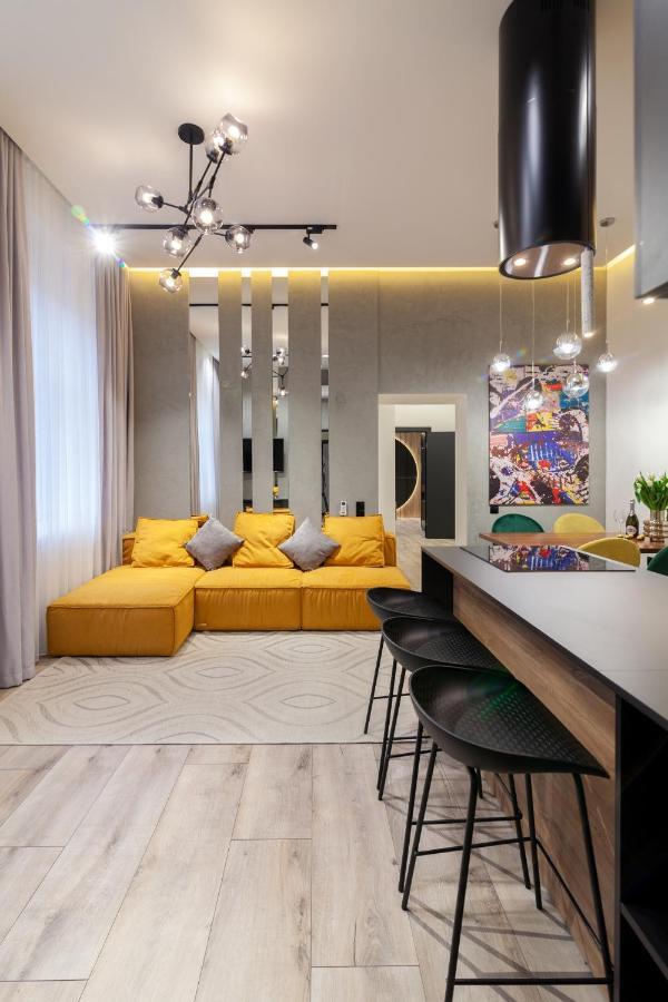 Royal Vip Apartment On Leontovicha 5 Львов Экстерьер фото