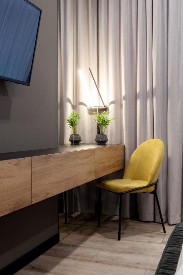 Royal Vip Apartment On Leontovicha 5 Львов Экстерьер фото
